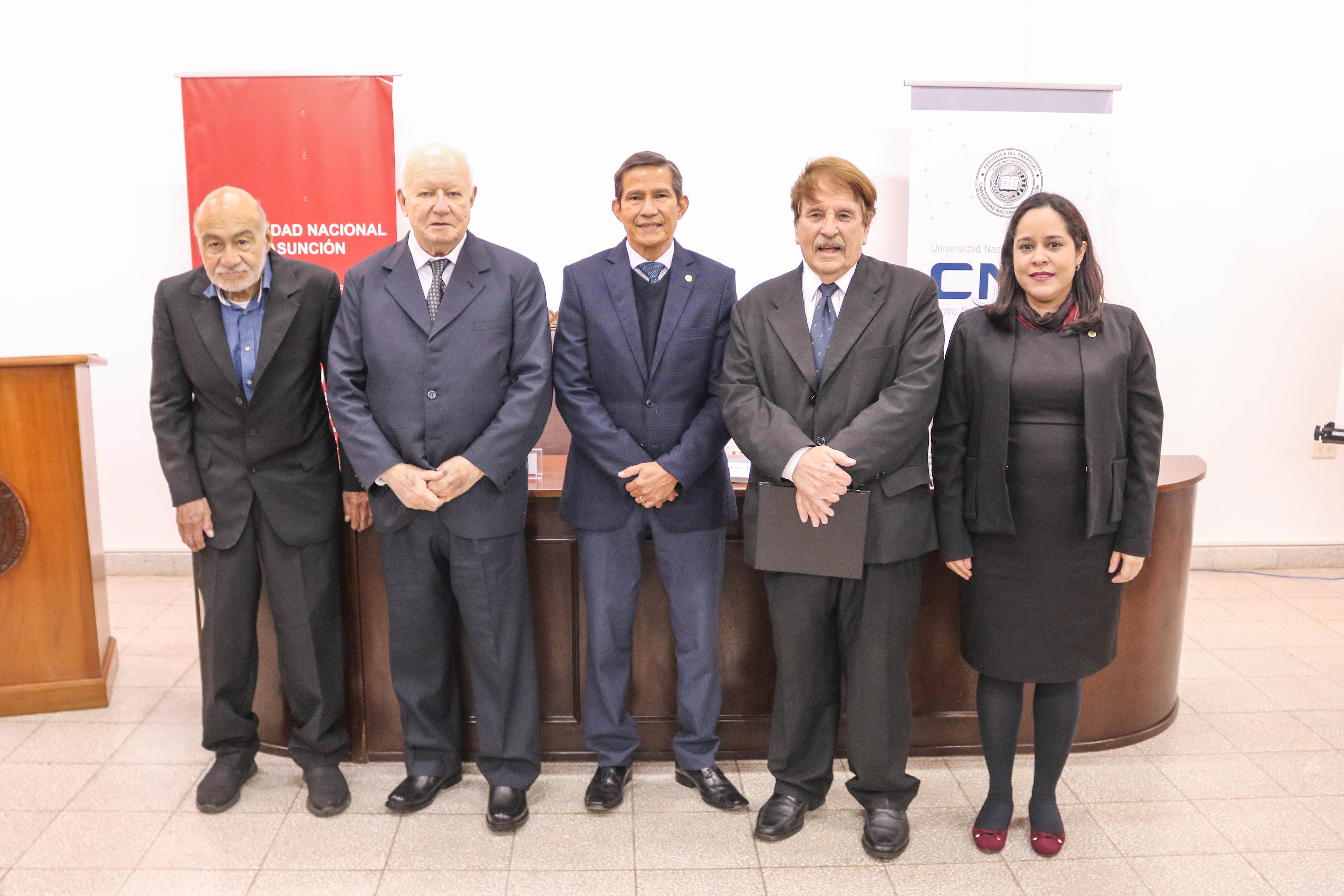 Foto: Impulsores del CNC, Vicerrector de la UNA, Directora General del CNC-UNA.